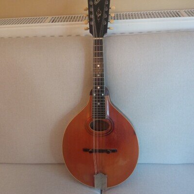 Gibson A3 mandolin, late teens poss 1920 with original case and K&K pick up