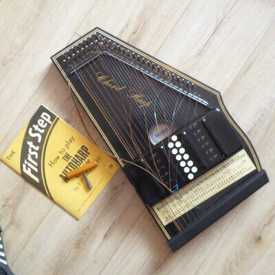 Vintage Chord Harp Autoharp - Needs TLC!