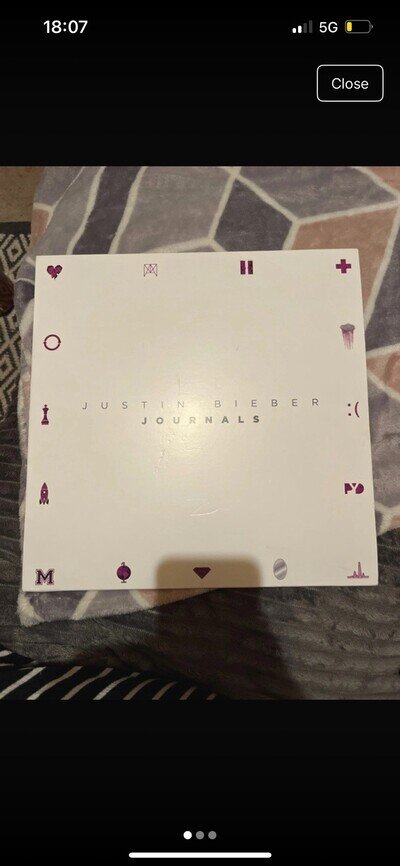 Journals by Justin Bieber (Record, 2016)