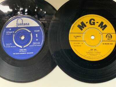 LOT OF 2 UK 45s BY DAVE BRUBECK AND ROSEMARY CLOONEY ALL PLAY VG+