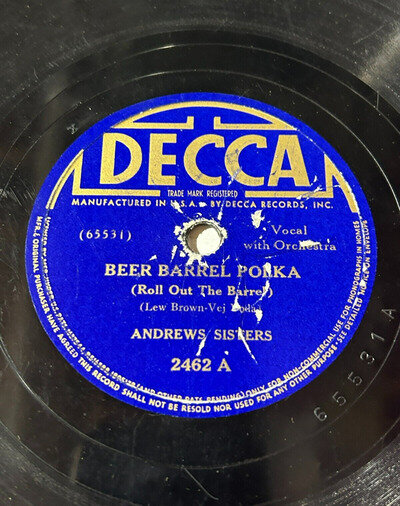 Andrews Sisters – Beer Barrel Polka (Roll Out The Barrel) / Well All Right