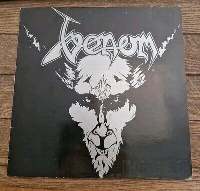 VENOM - BLACK METAL + INSERT - UK 2ND ISSUE - GOOD+