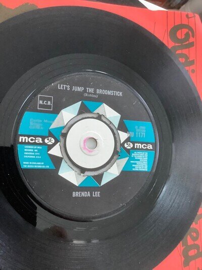 Brenda Lee. Let’s jump the Broomstick. 7” vinyl. 1959. MCA