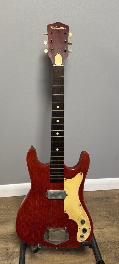 Silvertone 60’s Vintage Electric Guitar Model 1410 RARE wall hanger