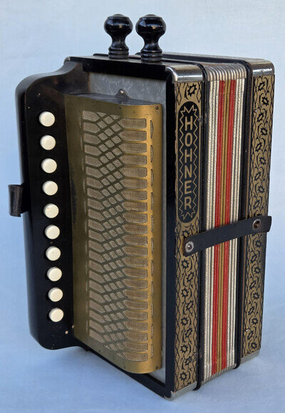 Lovely Vintage Hohner German 10-Button 2 Bass Melodion Accordion