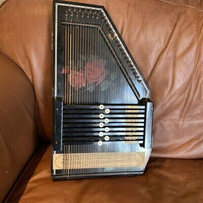 Vintage Rosetti Autoharp 32 String Instrument