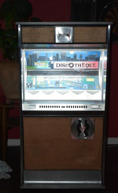 Seeburg 1965 EU100 Jukebox Service Manual & Singles, Needs Finishing.