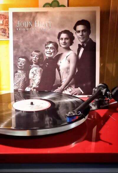 John Hiatt Bring The Family 1987 UkVinyl LP Demon Records FIEND 100 EX