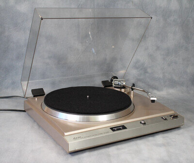 Toshiba Aurex SR-Q550 Quartz Lock Direct Drive Turntable Vinyl Record Player