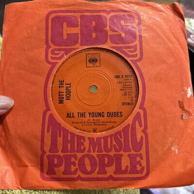 MOTT THE HOOPLE - All The Young Dudes 7” Single Vinyl Record 1972 CBS 8271 Vg+