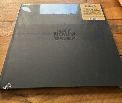 THE PRETTY RECKLESS - Going to Hell DELUXE VINYL BOOK PACK WITH SIGNED POSTER