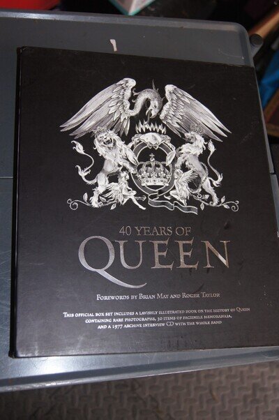 40 Years Of Queen Book + Memorabilia In Dust Sleeve