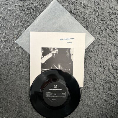 The Cranberries Dreams 7” vinyl first press A1/B1 near mint VERY RARE !