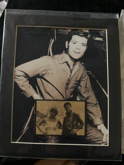 Signed CLIFF RICHARD Mounted Picture with Autograph on cutting. Ready to Frame