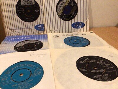 Collection Of Ray Charles Single Vinyl Records - Listed Era Late 50’s Early 60’s