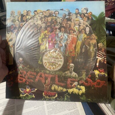 THE BEATLES SGT PEPPER’s Lonely Hearts Club Band. Picture Disc. PHO 7027 (1979)