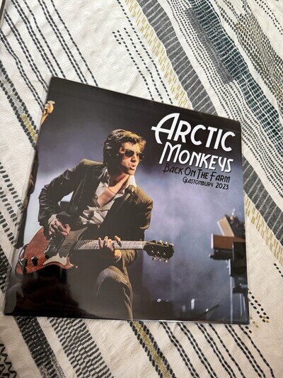 Arctic Monkeys Back On The Farm 2023