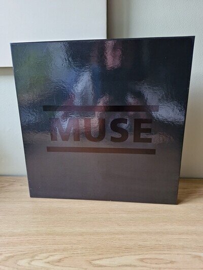 MUSE - THE 2ND LAW - 2012 ISSUE + X 2 LPS + INSERT - X 2 CDS + BOOK - EX