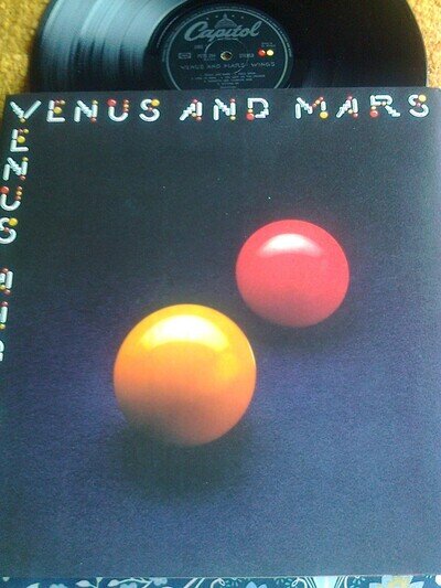 WINGS LP VENUS AND MARS 1975 WITH POSTERS AND STICKER 13 TRACKS