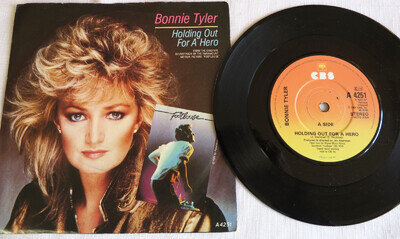 Bonnie Tyler – Holding Out For A Hero A 4251 VINYL MINT