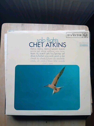 Chet Atkins Solo Flights 12in Vinyl LP Record Issued 1968 RCA Victor