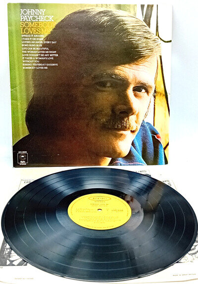 JOHNNY PAYCHECK (COUNTRY) - Somebody Loves Me - 1972 Vinyl LP - UK Epic Issue