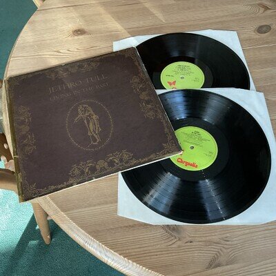 JETHRO TULL - LIVING IN THE PAST - DOUBLE LP ON CHRYSALIS RECORDS FROM 1972