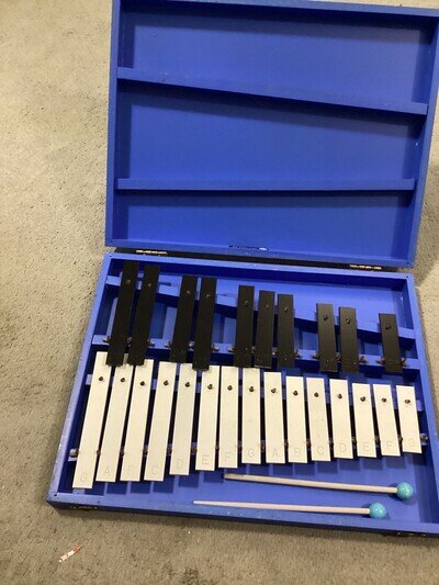 Vintage Metro Glockenspiel in Blue wooden case Xylophone only used a few times