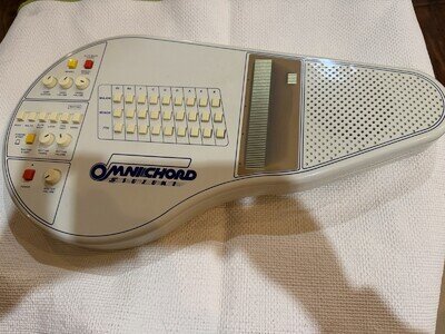 Vintage 1980’s Suzuki Omnichord OM-27 White Analog Synth Harp For REPAIR
