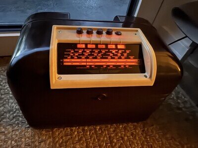 1950s Bush DAC 10 Bakelite 5-Valve Radio Vintage Collectible