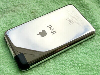 Apple iPod Touch 1st Generation (mint condition) 8GB Black SE Macy Gray A1213