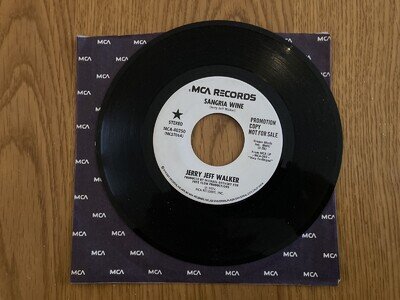 Jerry Jeff Walker, Sangria Wine. 7" MCA-40250 (MC2706A). Stereo/Mono