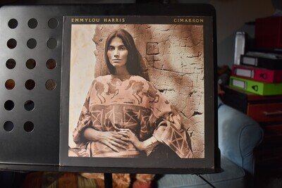EMMYLOU HARRIS collectable vinyl album