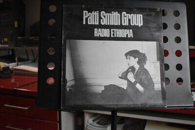 PATTI SMITH GROUP collectable vinyl album