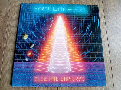 EARTH WIND & FIRE - ELECTRIC UNIVERSE LP 1983 INSERTS JAPAN GATEFOLD EX+