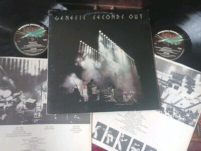 GENESIS - Seconds Out, ORIGINAL 1977 UK DOUBLE-LP / inners.... NICE COPY