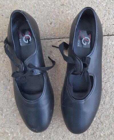 TAP DANCING SHOES SIZE 5