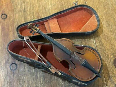 LOVELY VINTAGE MINIATURE CASED CELLO…6 INCHES LONG… DOLLS HOUSE