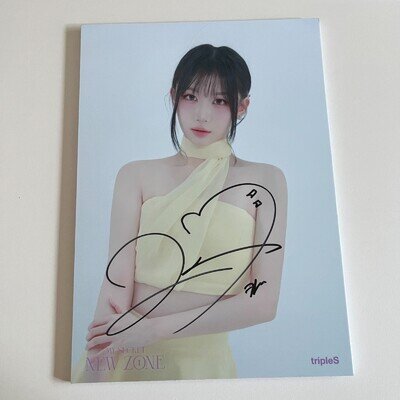 KAEDE TripleS Autograph Photo 2nd win Concert My Secret New Zone Official K-POP