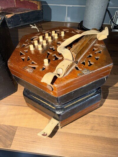 ANTIQUE CONCERTINA WITH ORIGINAL BOX