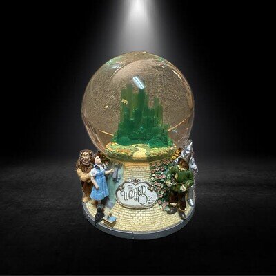 Unique Collectors Wizard Of Oz Music Box Snow Globe