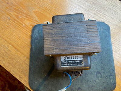 FORREST TRANSFORMER 240 TO 115 VOLTS AC 500VA UK MADE. US MACHINES JUKEBOXES