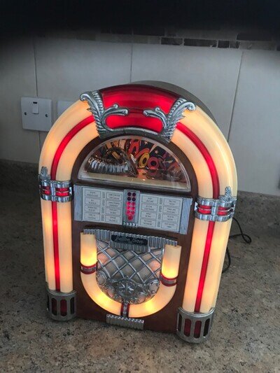 Mini Desktop Jukebox Style Radio/Cassette Player (2 Pin Plug)