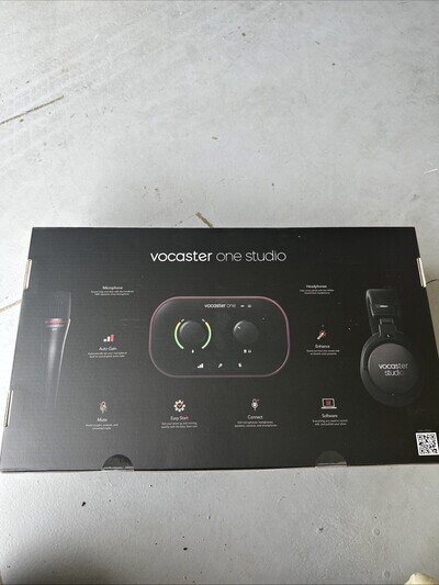 Focusrite Vocaster One Studio – Podcasting Interface for Solo Podcast Reco