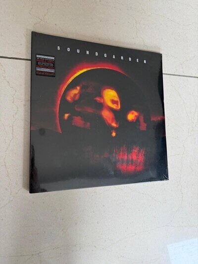 Soundgarden - Superunknown Vinyl LP 180 Gram + 12 PAGE BOOK( Free UK Postage)