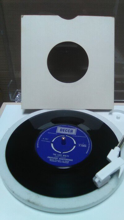 Engelbert Humperdinck: The Last Waltz 7" Vinyl Single - 343/26