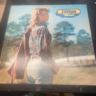 TANYA TUCKER SELF TITLED VINYL LP MCF 2713 MINT CONDITION