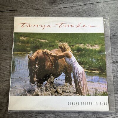 TANYA TUCKER - STRONG ENOUGH TO BEND - CAPITOL RECORDS LP NM/NM/NM (B5)