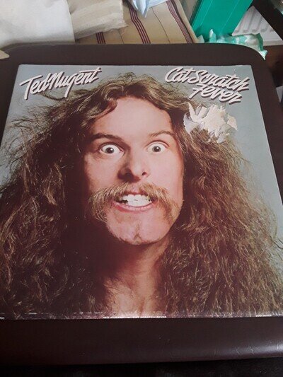 TED NUGENT CAT SCRATCH FEVER LP COVER DAMAGE VINYL VERY GOOD