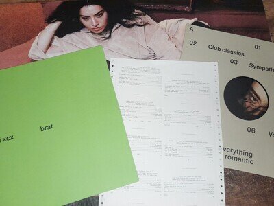 Brat - Charli XCX Vinyl [LP 12" Vinyl] [With all the goodies]